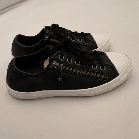 Coach Empire Zipper black leather low top sneakers - Picture 3 of 10